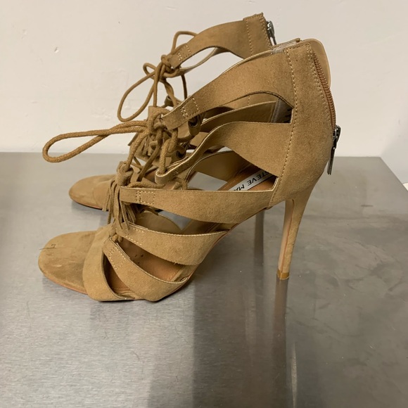 Woman’s nude sandal - Picture 2 of 3